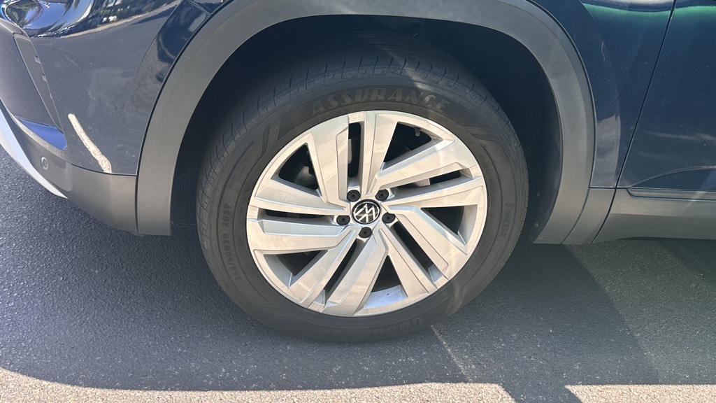 2022 Volkswagen Atlas Cross Sport V6 SE Technology photo 9