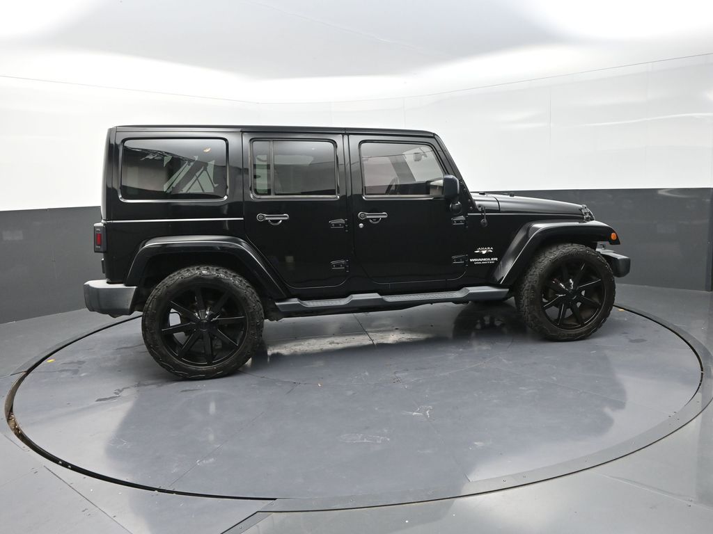 2016 Jeep Wrangler Unlimited Sahara photo 8