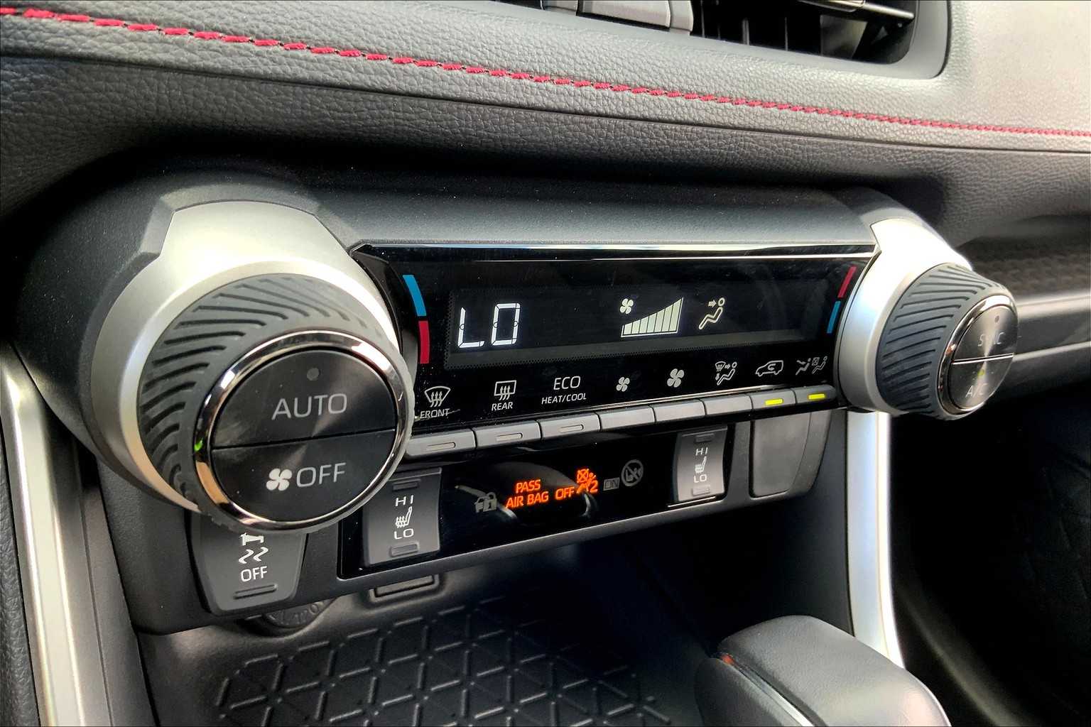 2024 Toyota RAV4 Prime SE photo 28