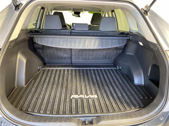 2024 Toyota RAV4 LE photo 5