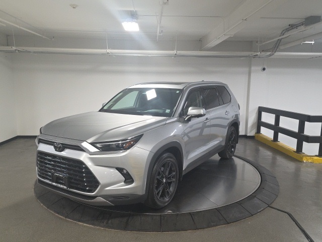 2024 Toyota Grand Highlander Platinum photo 3