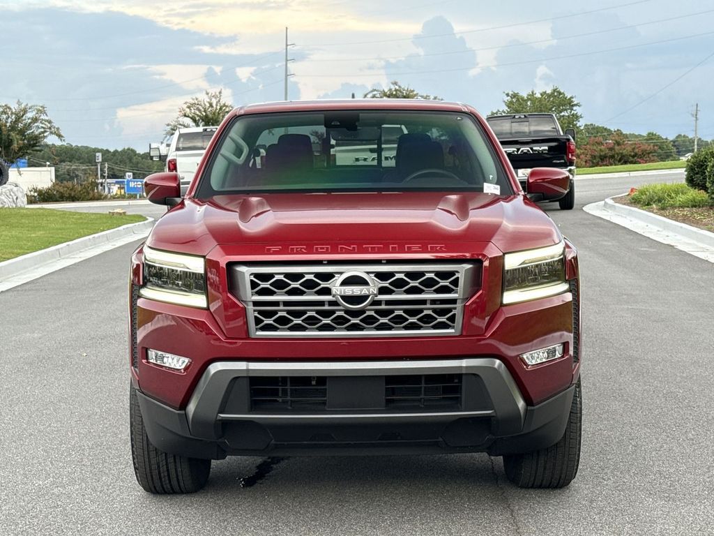 2024 Nissan Frontier SL photo 7