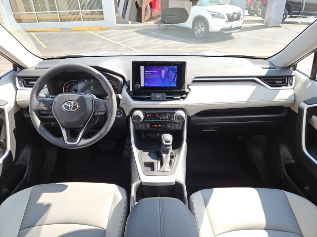 2024 Toyota RAV4 XLE Premium photo 22