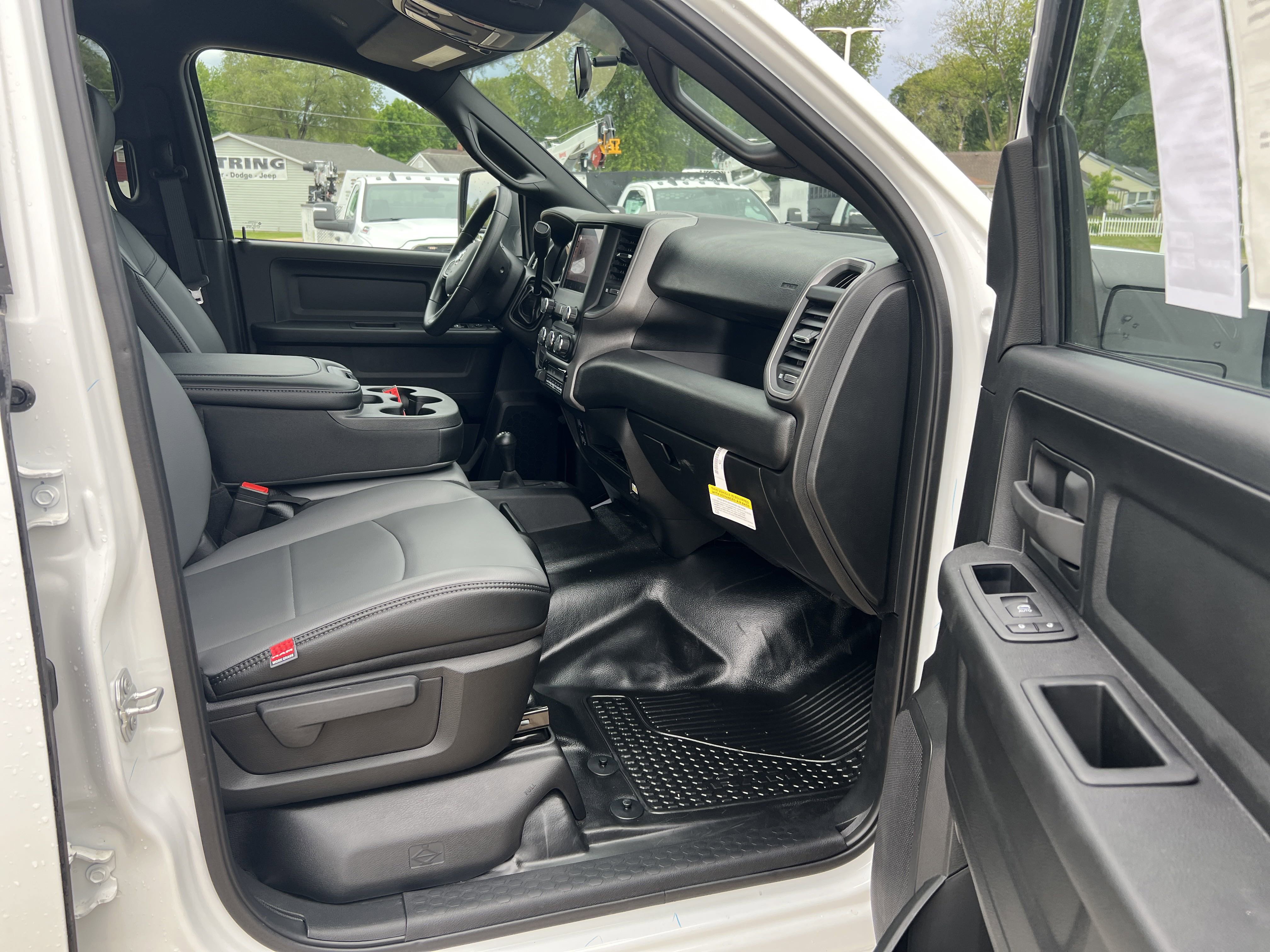 2024 Ram 3500 Tradesman photo 3