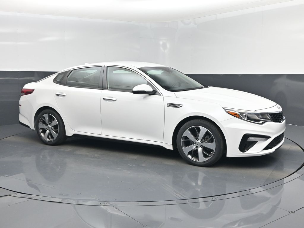 2020 Kia Optima S's photo