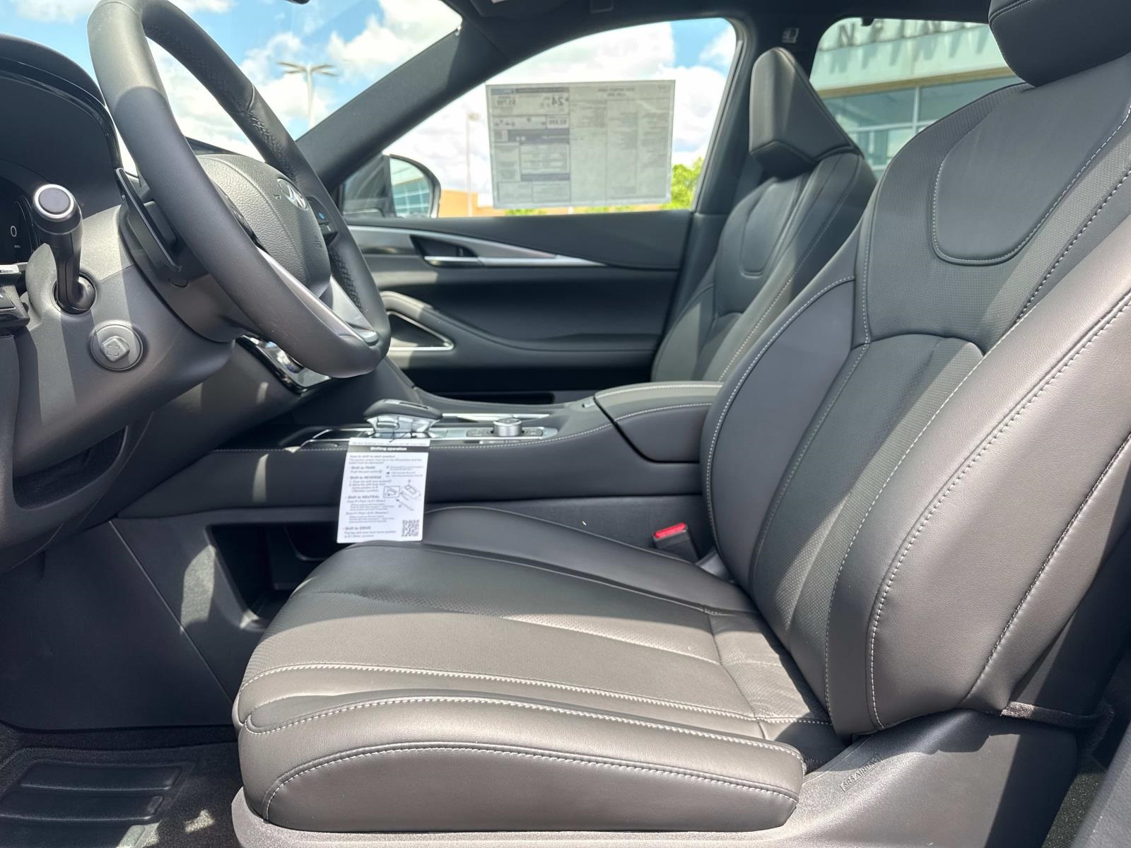 2025 Infiniti QX60 Luxe photo 10