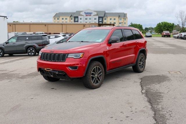 Used 2018 Red Jeep Trailhawk image 3