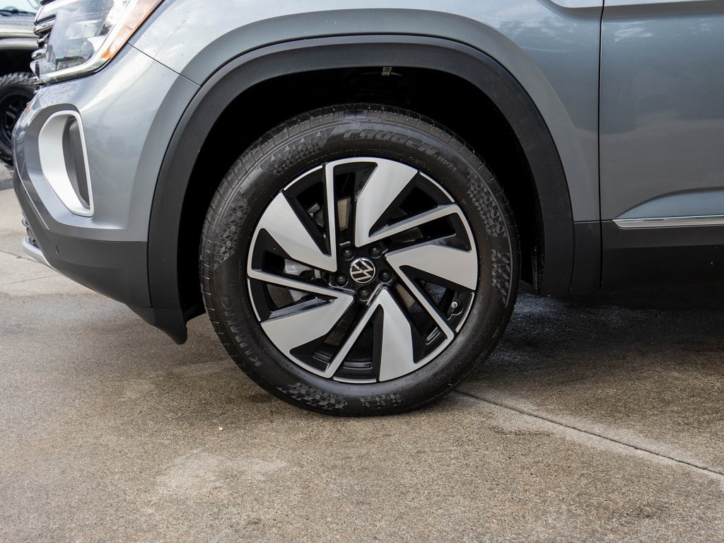 2024 Volkswagen Atlas SEL photo 28