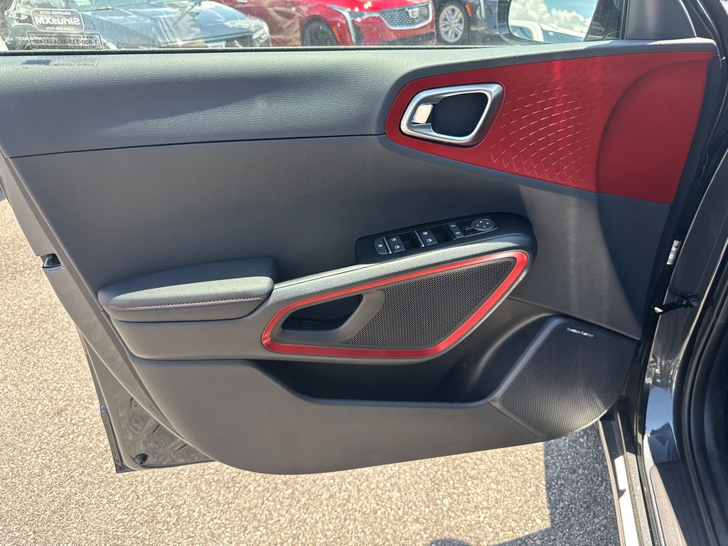 2025 Kia Soul GT-Line photo 8