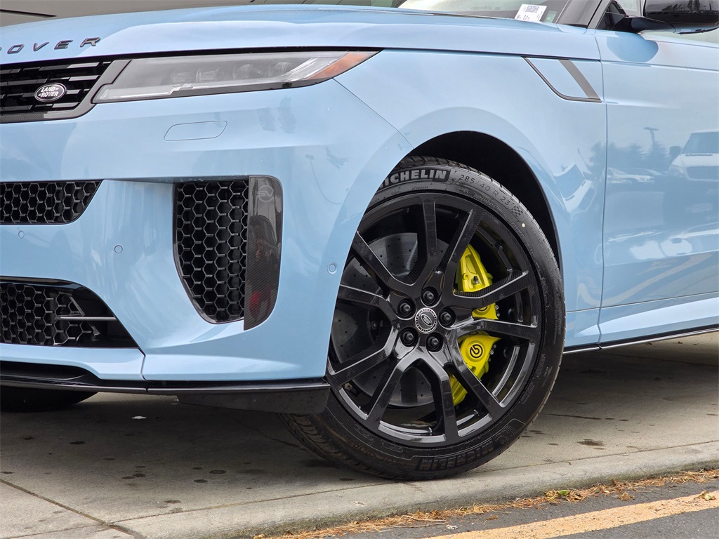 2025 Land Rover Range Rover Sport photo 2