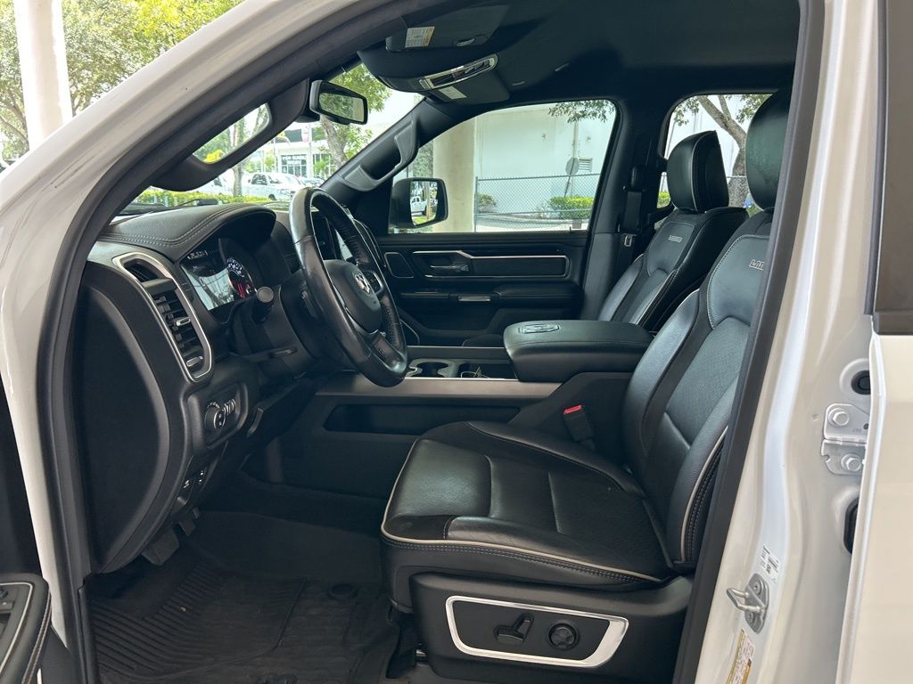 2020 Ram 1500 Laramie photo 3
