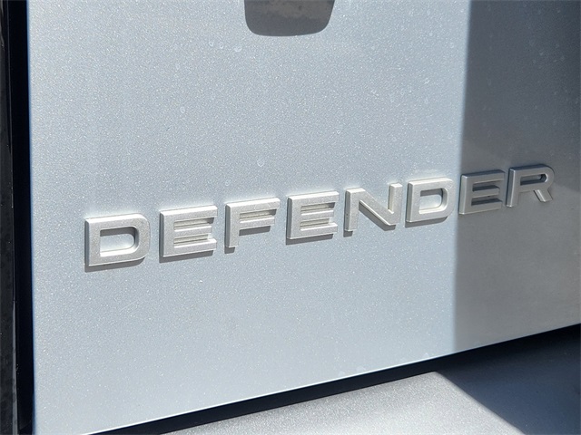 2024 Land Rover Defender 110 S photo 13