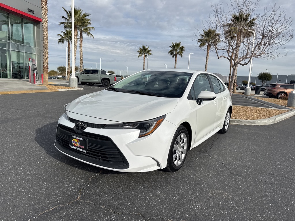 Used 2024 Toyota Corolla LE with VIN 5YFB4MDE3RP176926 for sale in Northfield, Minnesota