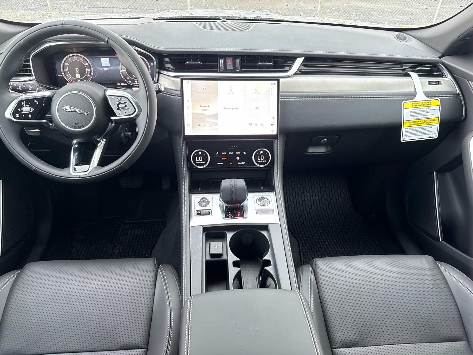 2026 Jaguar F-PACE P250 R-Dynamic S photo 9
