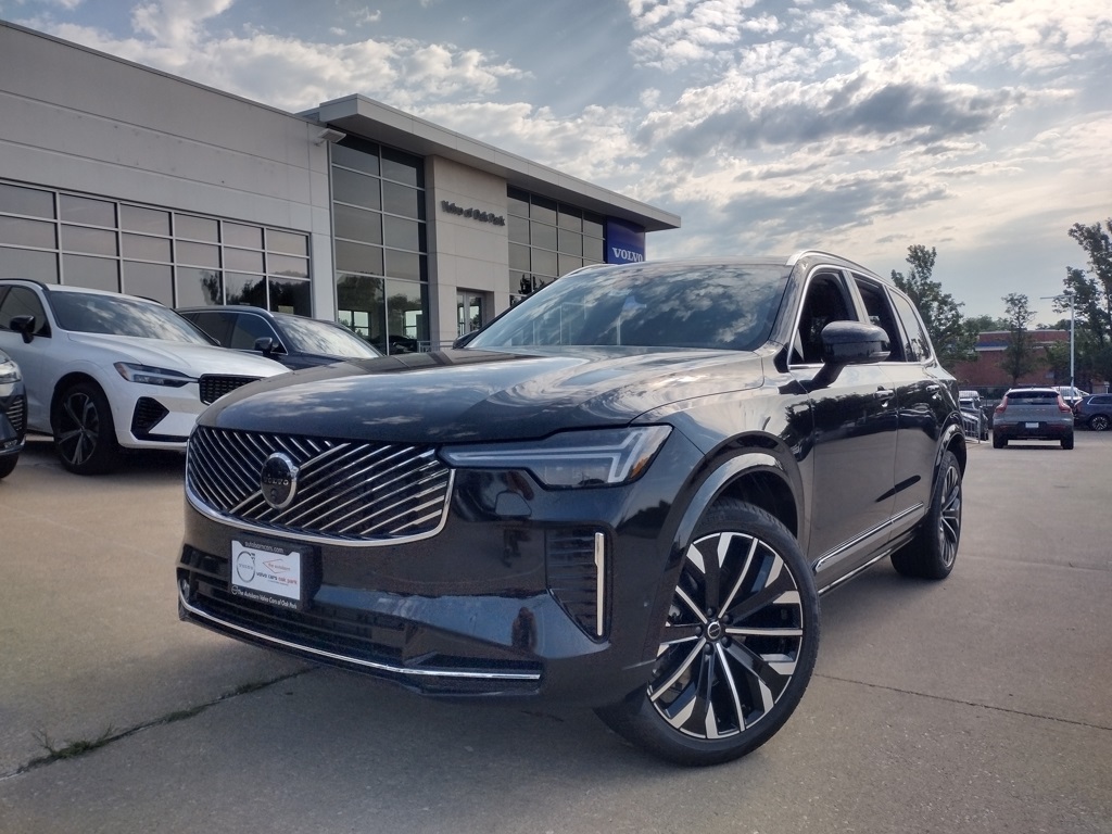 2025 Volvo XC90 Plus's photo