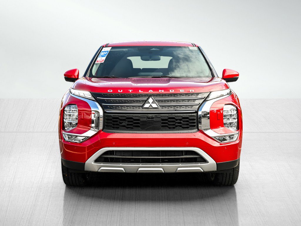 2025 Mitsubishi Outlander PHEV SE photo 2