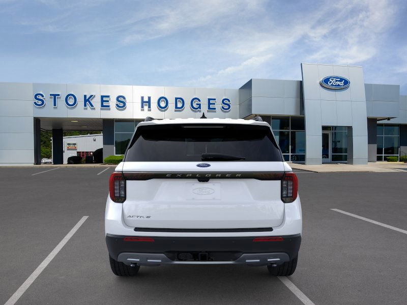 2025 Ford Explorer photo 3