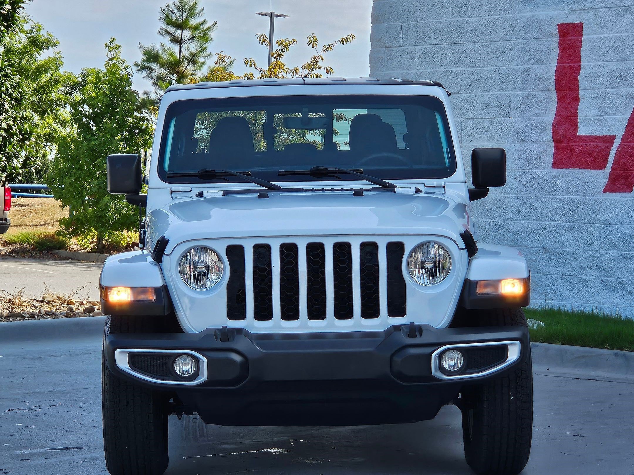 Used 2023 Jeep Gladiator Sport S with VIN 1C6HJTAG5PL505349 for sale in Little Rock