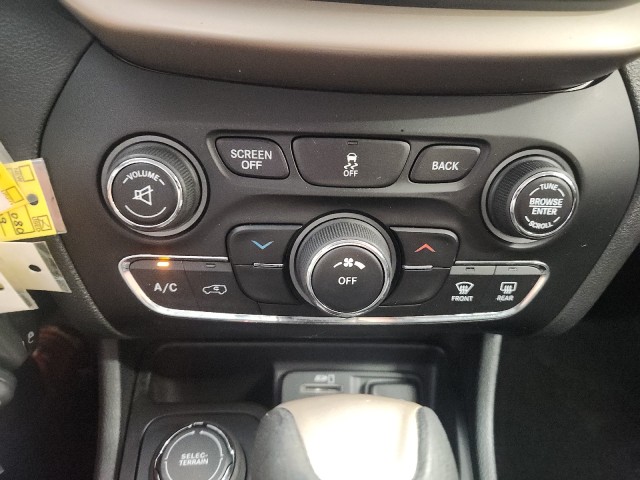 2014 Jeep Cherokee Latitude photo 17
