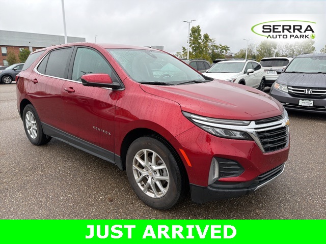2024 Chevrolet Equinox LT photo 2