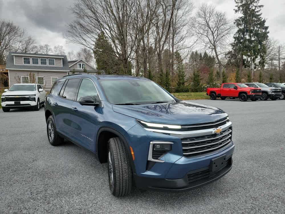 2026 Chevrolet Traverse photo 4