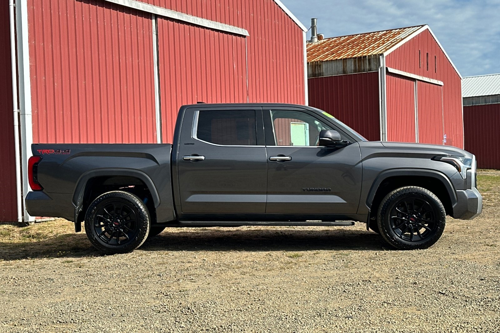 2023 Toyota Tundra Limited photo 2