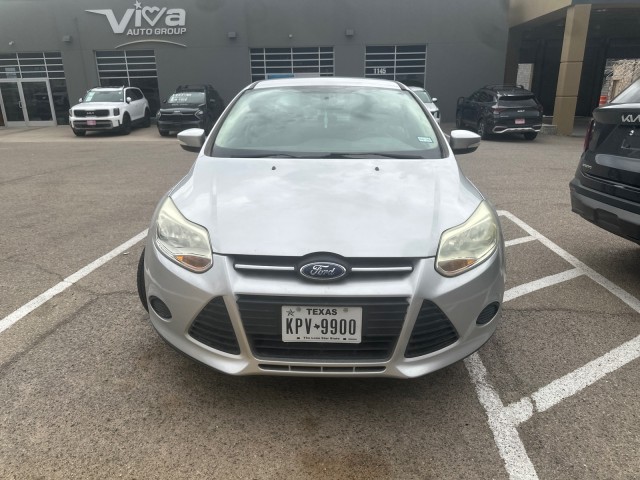 Used 2014 Ingot Silver Metallic Ford SE image 2