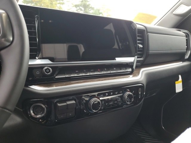 2026 Chevrolet Silverado 1500 LT photo 4