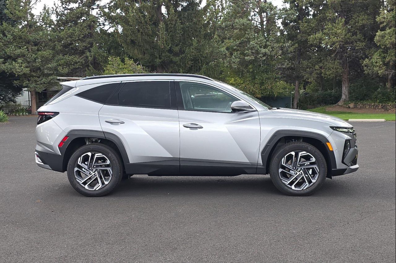 2025 Hyundai Tucson Hybrid Limited photo 3