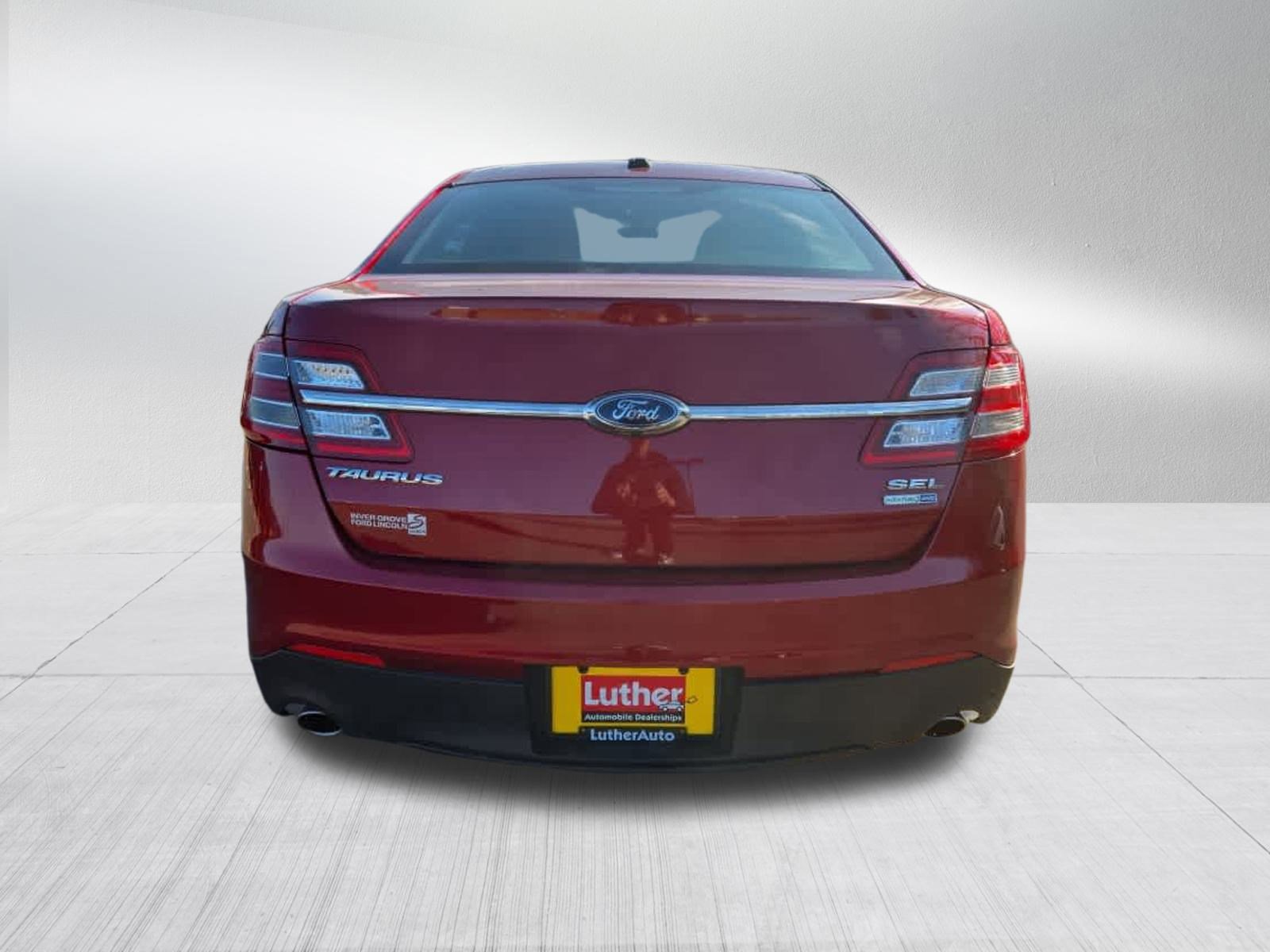 2019 Ford Taurus SEL photo 4