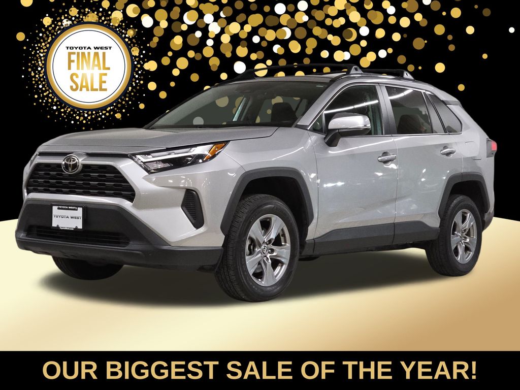 2022 Toyota RAV4 XLE's photo
