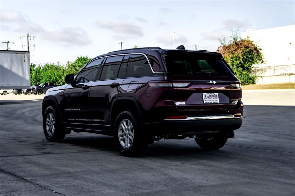 2025 Jeep Grand Cherokee Laredo photo 4