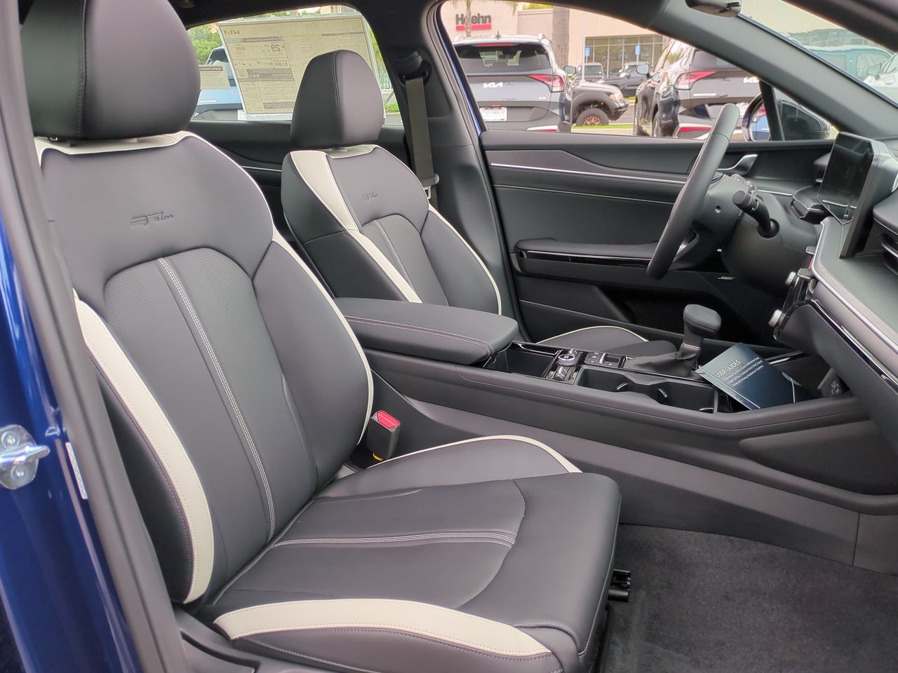 2025 Kia K5 GT-Line photo 23