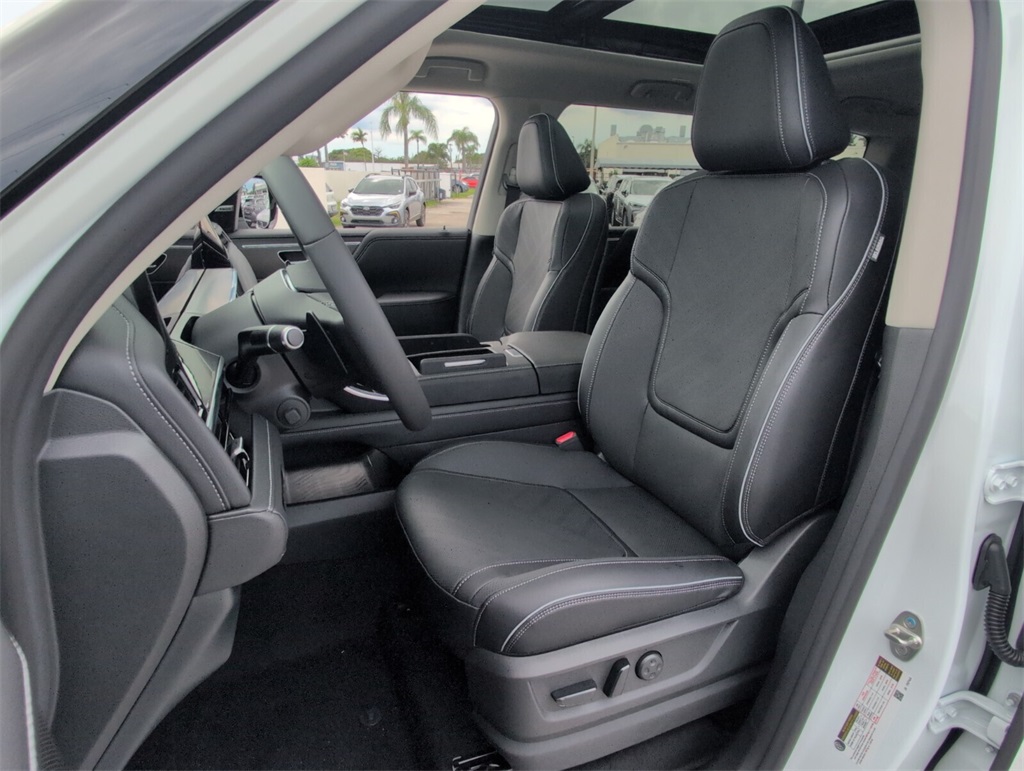 2026 Infiniti QX80 Luxe photo 5