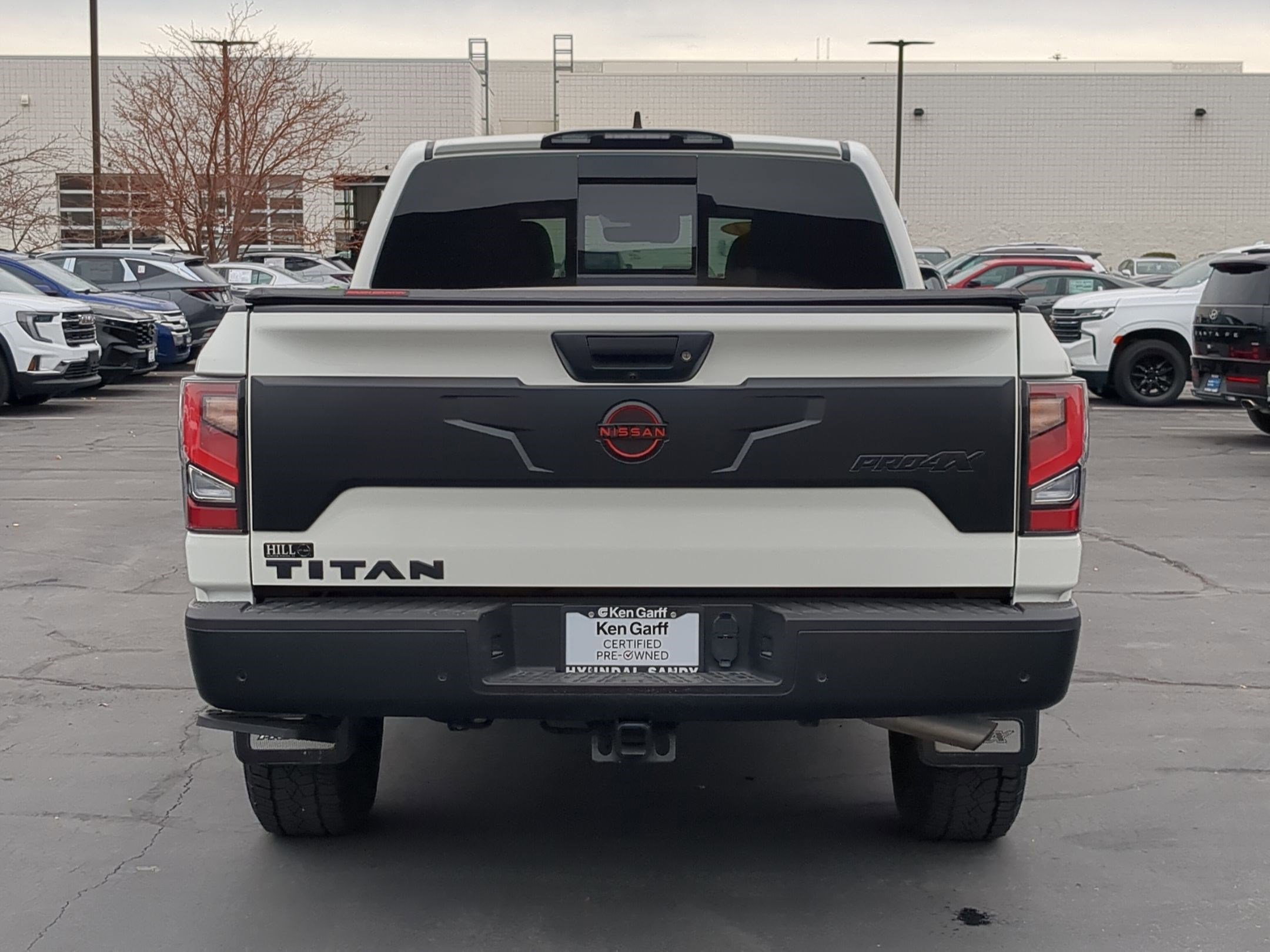 2024 Nissan Titan PRO-4X photo 4