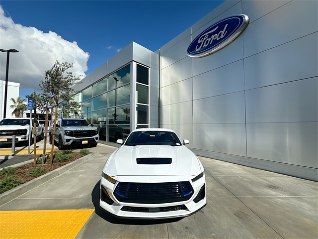 2025 Ford Mustang GT Premium photo 2