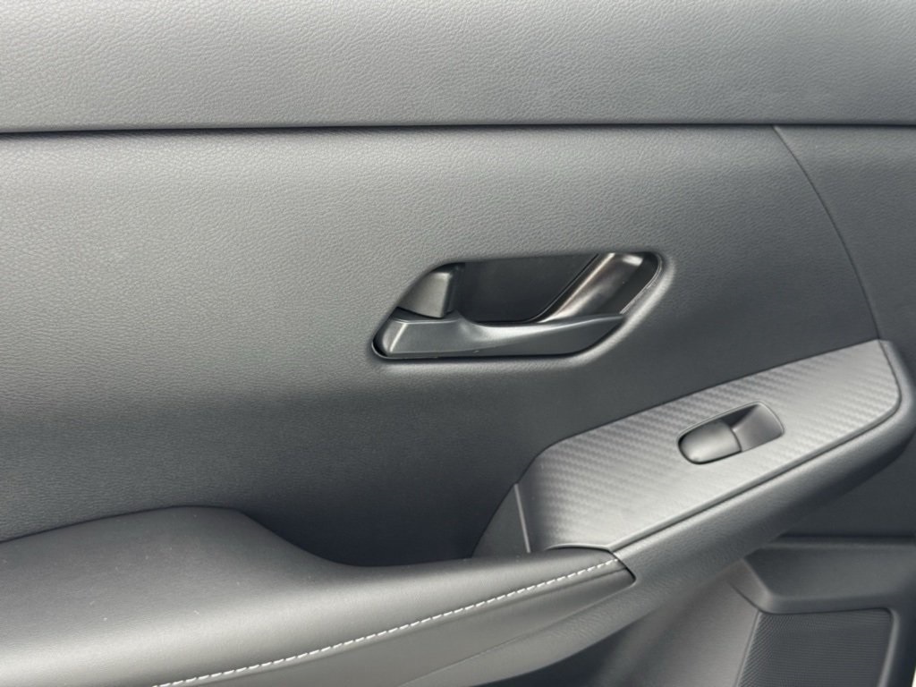 2025 Nissan Sentra SV photo 19