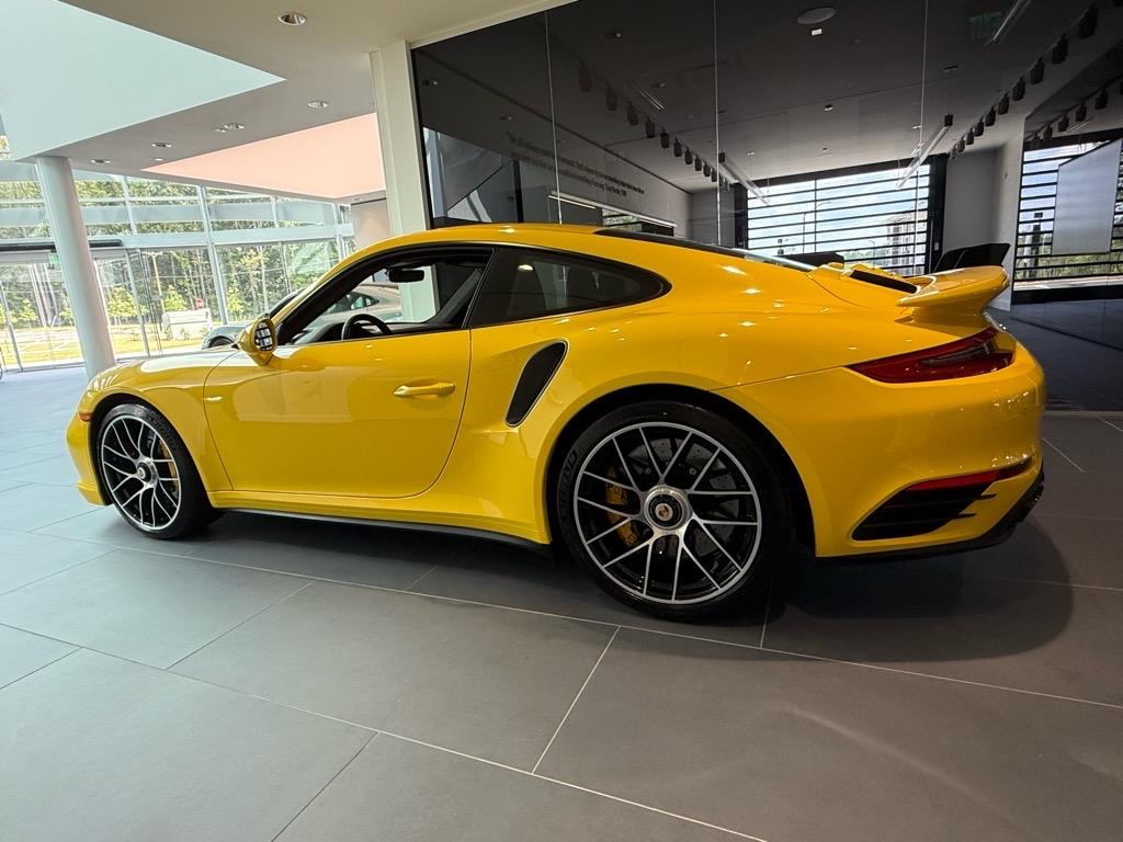 2019 Porsche 911 Turbo S photo 2