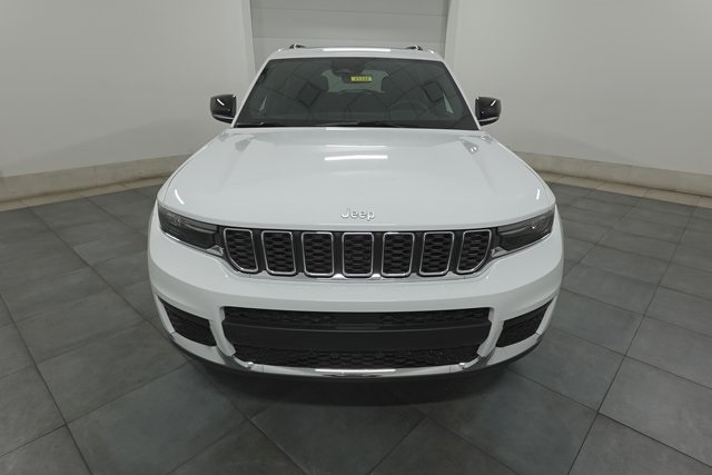 2025 Jeep Grand Cherokee Laredo X photo 2