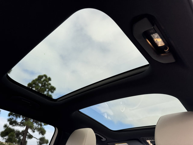 2025 Mercedes Benz EQB 300 4MATIC photo 3