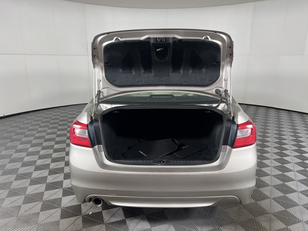 2017 Subaru Legacy 2.5i Premium photo 8