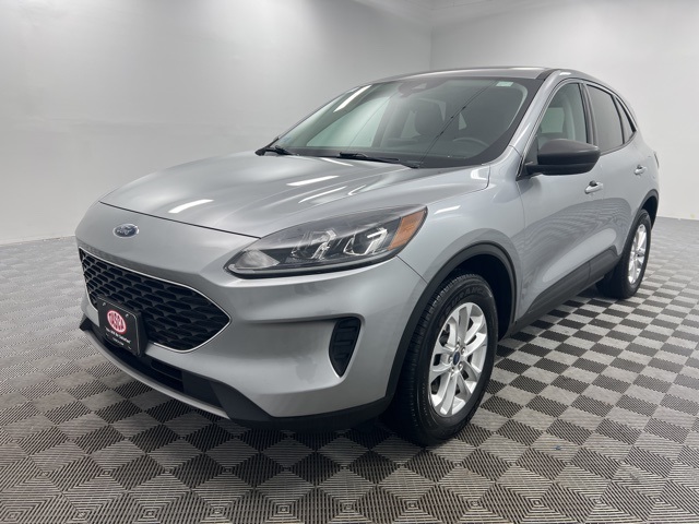 2022 Ford Escape SE photo 2