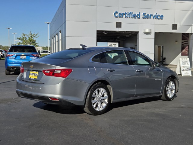 2023 Chevrolet Malibu 1LT photo 2