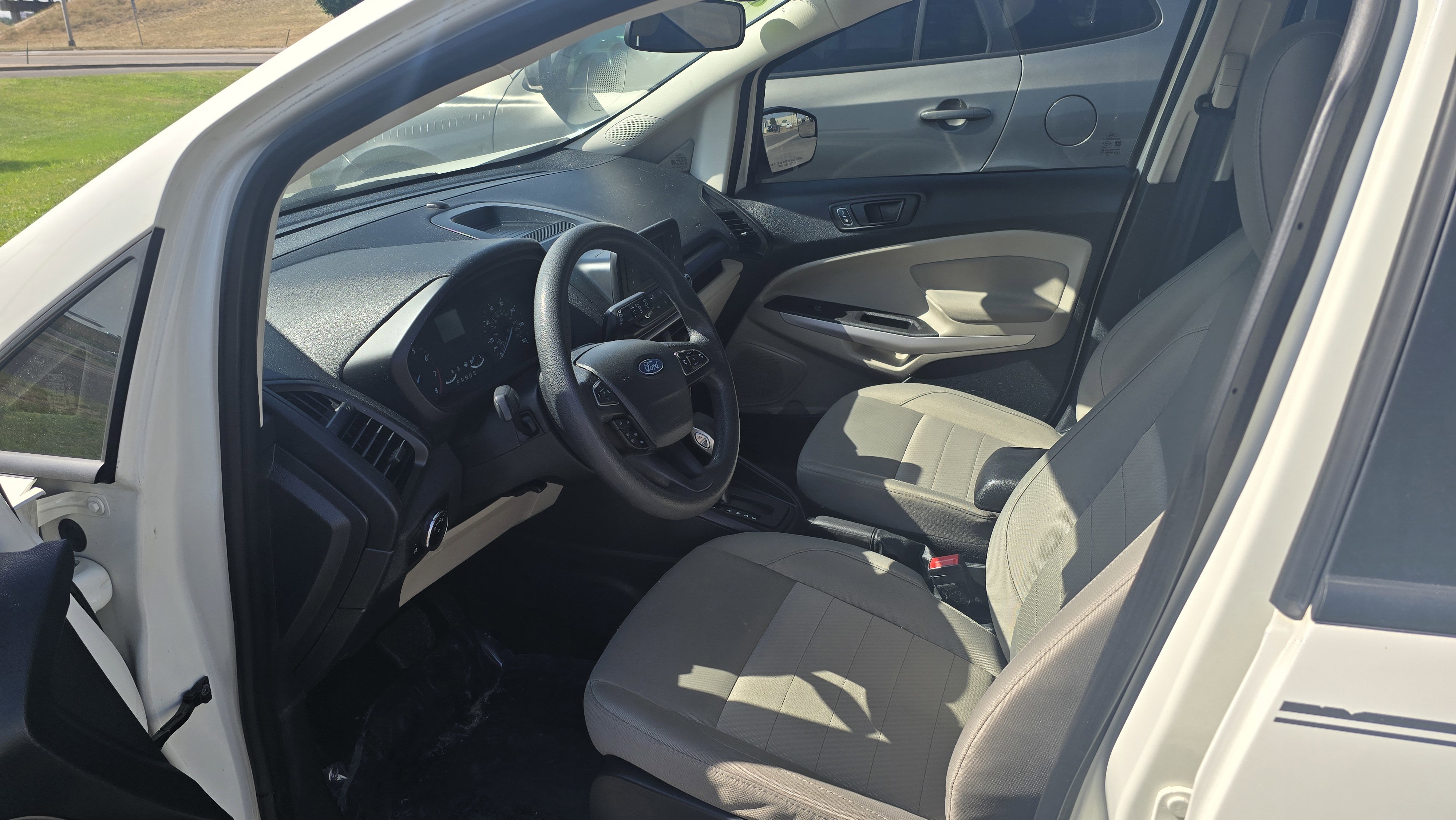 2019 Ford EcoSport S photo 2