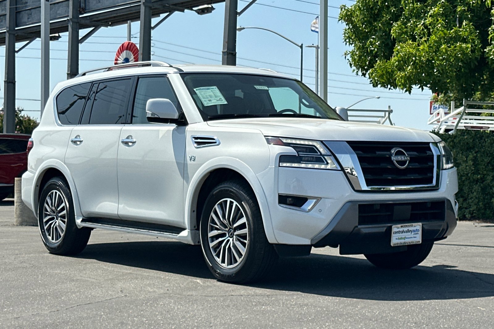 2022 Nissan Armada SV photo 2