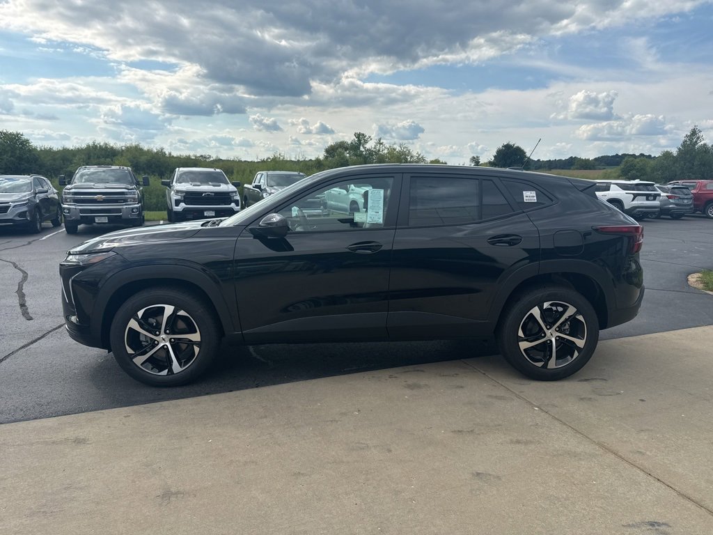 2025 Chevrolet Trax photo 3
