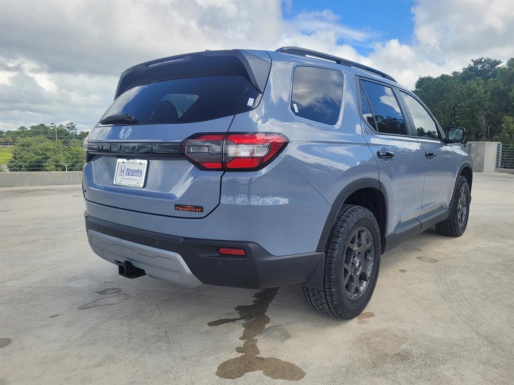 2025 Honda Pilot TrailSport photo 5