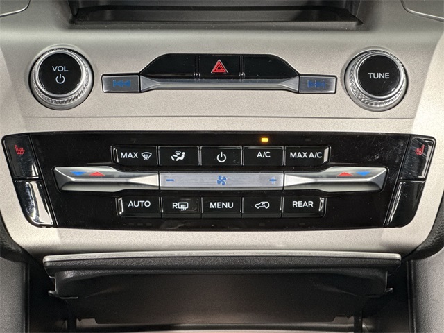 2022 Ford Explorer XLT photo 8