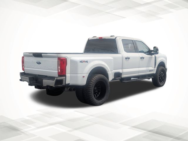 2024 Ford F-350 XLT photo 4