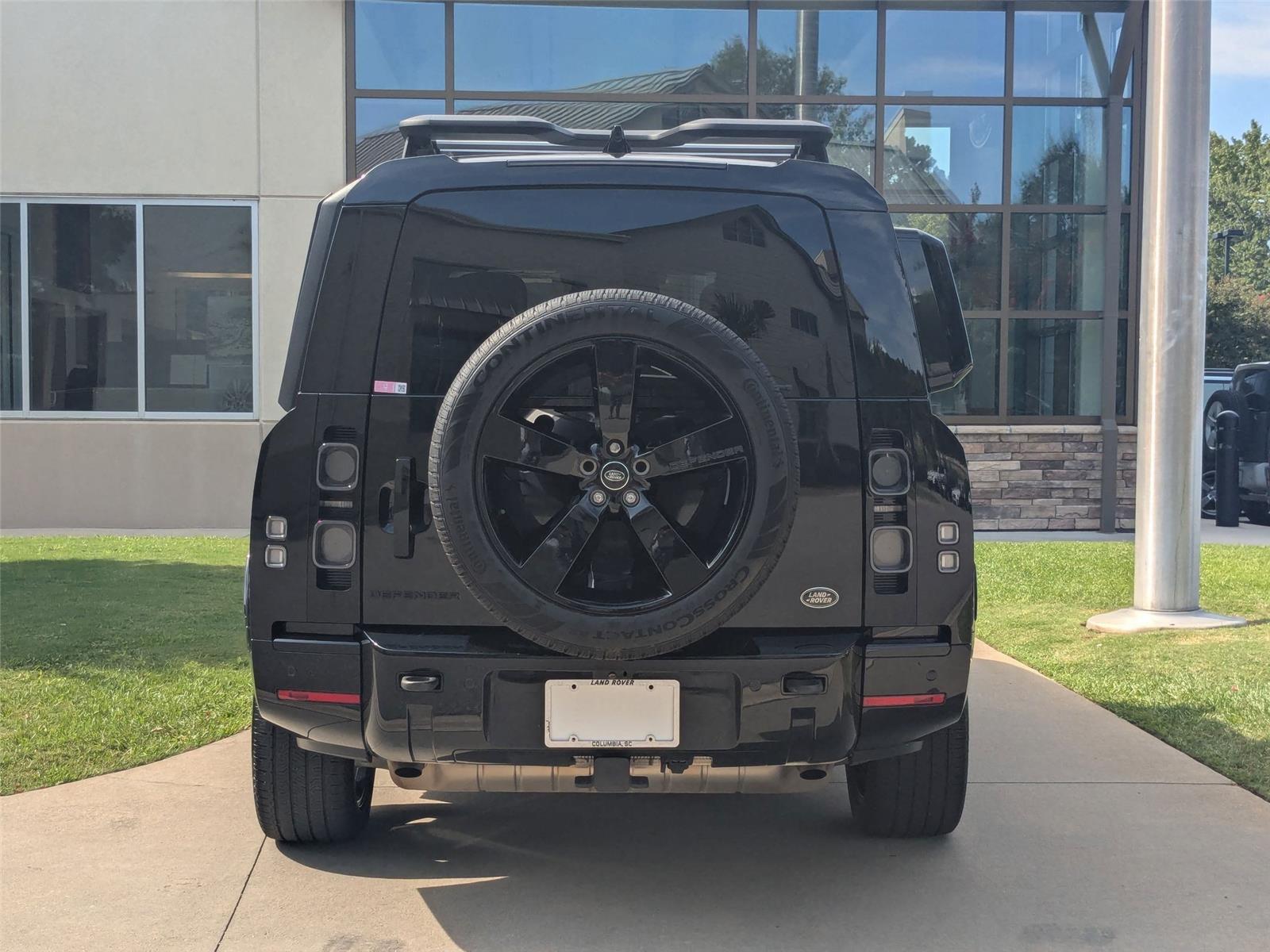 2023 Land Rover Defender 130 X photo 4